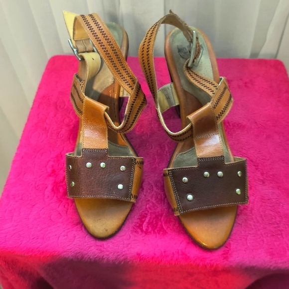 John Fluevog "Parker" t-strap leather sandal size 7 us, GUC - Picture 6 of 7